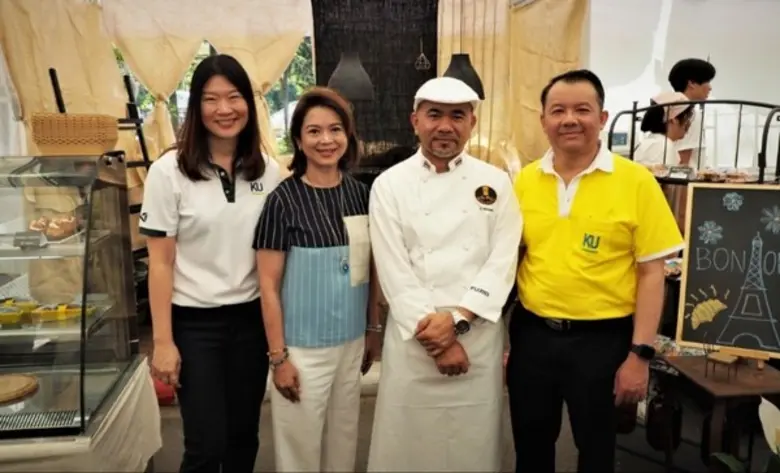 น.ส.กนกพร ชิโนรักษ์ ประธานกรรมการบริหาร (...