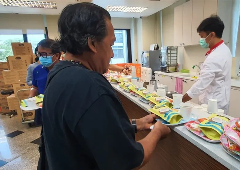 คันนา ร่วมแรงส่งหน้ากากอนามัยให้มูลนิธิรามาธิบดีฯ และขนมคันนาช่วยผลักดันยอดผู้บริจาคโลหิตสภากาชาดไทย