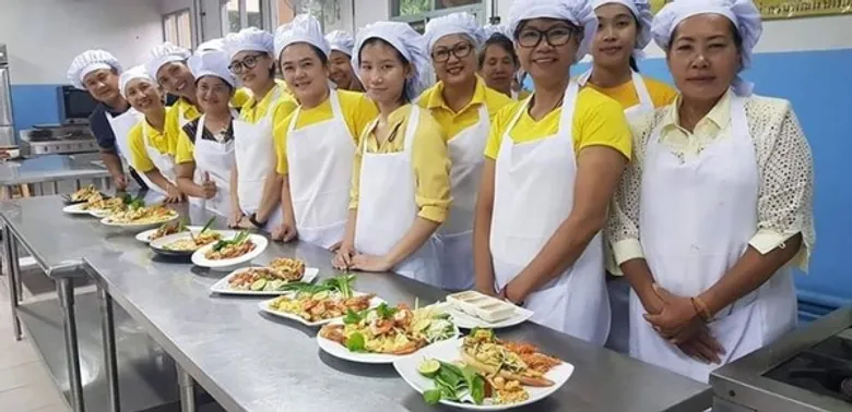 กรมพัฒนาฝีมือแรงงาน ออกมาตรการรับมือช่วยเหลือพี่น้องแรงงานฝ่าวิกฤต โควิด – 19 นำร่องแรงงานในพื้นที่จังหวัดเชียงใหม่และเขตภาคเหนือตอนบน