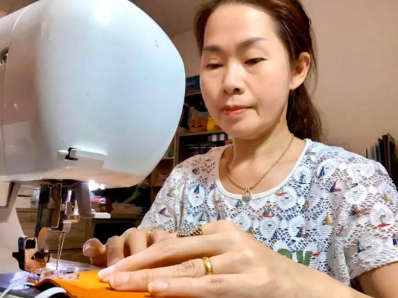 ราชภัฏโคราชรวมพลังจิตอาสาทำหน้ากากผ้า มอบถวายแด่พระสงฆ์-สามเณร ในจังหวัดนครราชสีมา