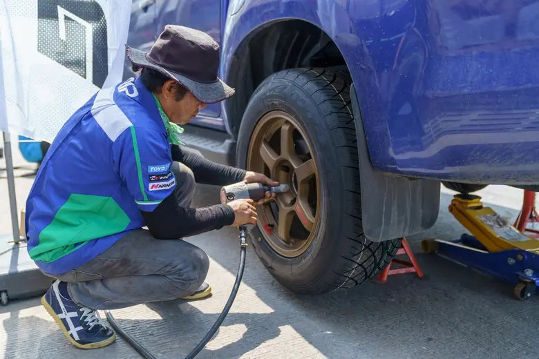 GRIP by Siam Buildmax เปิดแล้ว!!ตัวจริงเรื่องยาง พร้อมทีมงานมืออาชีพ บริการด้วยใจ ขวัญใจชาวนครปฐม