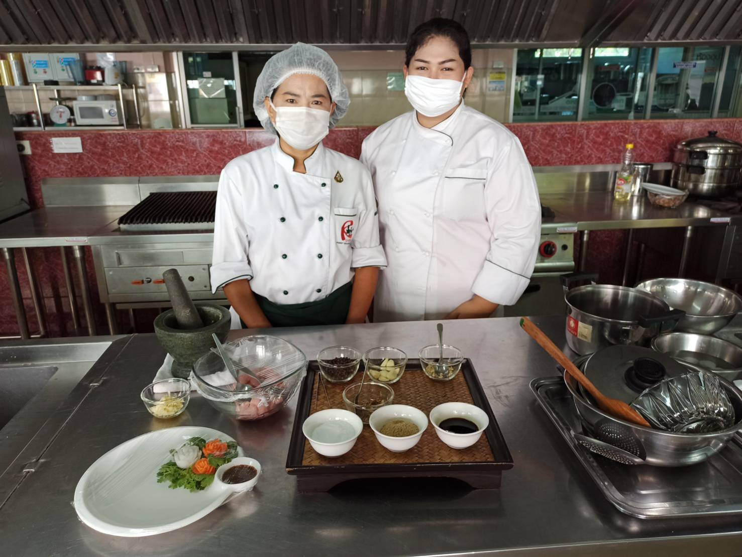 ขานรับนโยบาย รมว.ศธ. อาชีวะภูเก็ตผุดศูนย์ฝึกอาชีพด้านอาหารออนไลน์