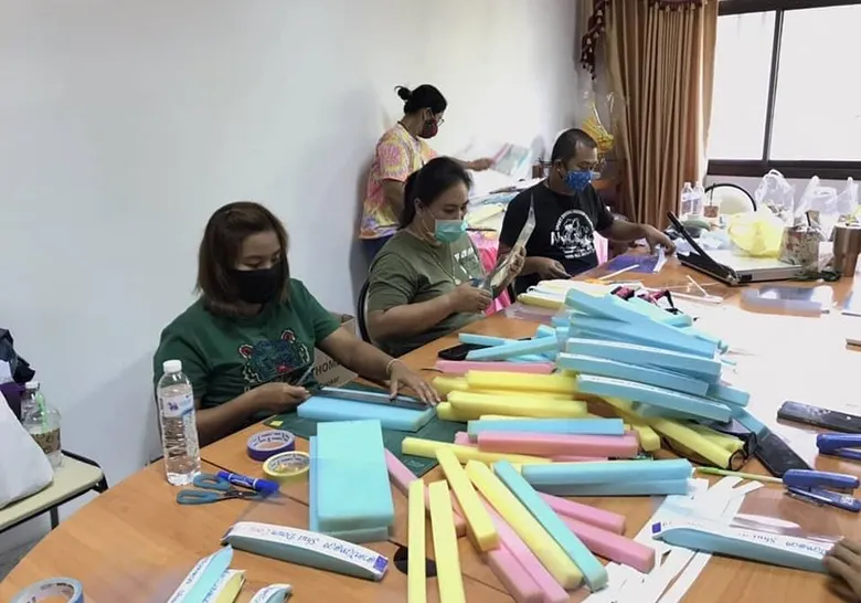 เปิดหัวใจอาชีพคนของประชาชน “แพทย์ – บุรุษไปรษณีย์ – อสม.” ในภารกิจต้าน COVID – 19