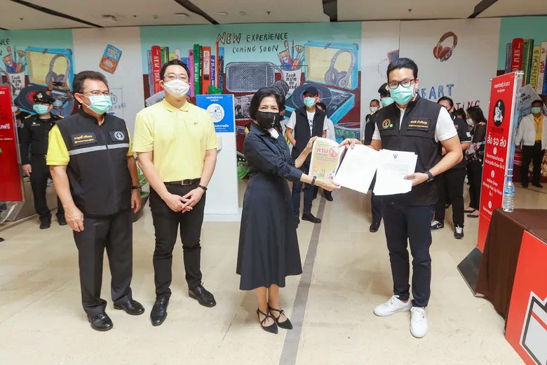 เซ็นทรัลฯ ห่วงใย ใส่ใจ คุมเข้มมาตรการความสะอาดต่อเนื่อง พร้อมบริการต่างๆ เพื่ออำนวยความสะดวกลูกค้าทุกรูปแบบ
