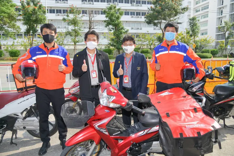 นายกำพุธ อยู่คง รองกรรมการผู้จัดการใหญ่ ด...