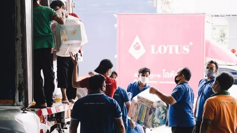 พนักงานจิตอาสา “Lotus Rangers” ขอร่วมสู้โควิด-19 ส่งที่นอนสนาม 3,000 ชุด ถึงมือเหล่านักรบชุดขาวใน 26 โรงพยาบาลสนามทั่วประเทศ