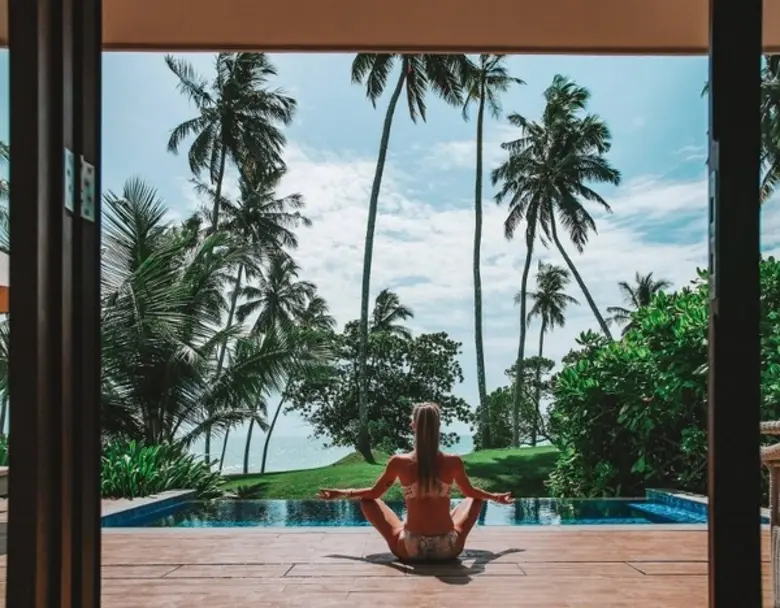 การรักษาระยะห่างทางสังคมและอยู่แต่ในที่พั...