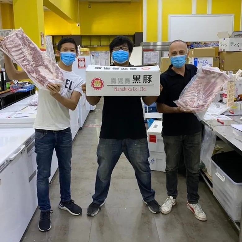 บริษัทญี่ปุ่นจัดนำเข้า เนื้อหมูคาโกชิมะคุโรบุตะ เป็นเจ้าแรกในประเทศไทย ไม่ยอมแพ้ต่อ โควิด19!