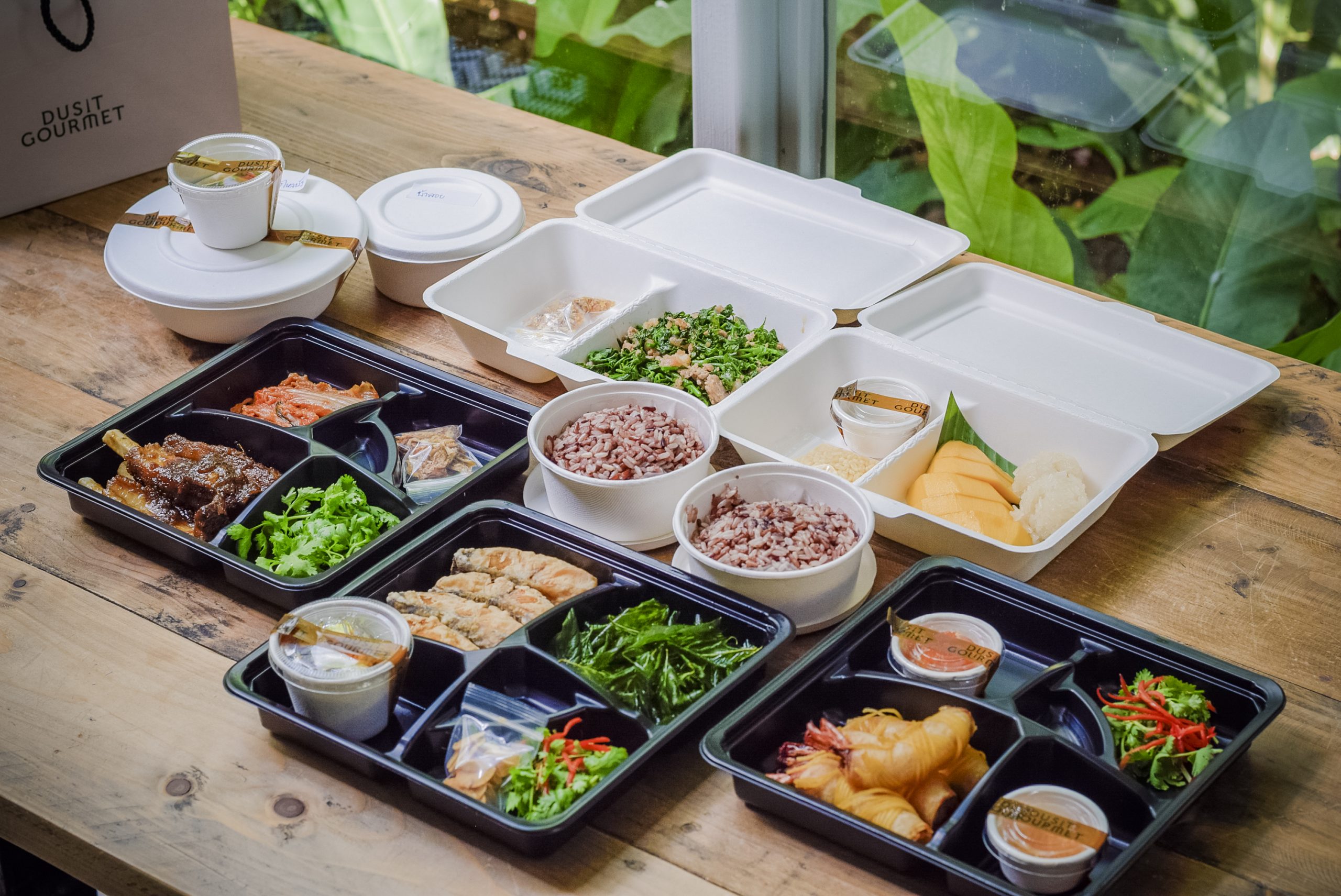 ดุสิตธานี เปิดตัวบริการใหม่ “ฟู้ด ฟอร์ ฮีโร่” (Food for Heroes) รับเตรียมอาหารและส่งมอบให้กับทีมงานที่ร่วมต่อสู้โควิด 19