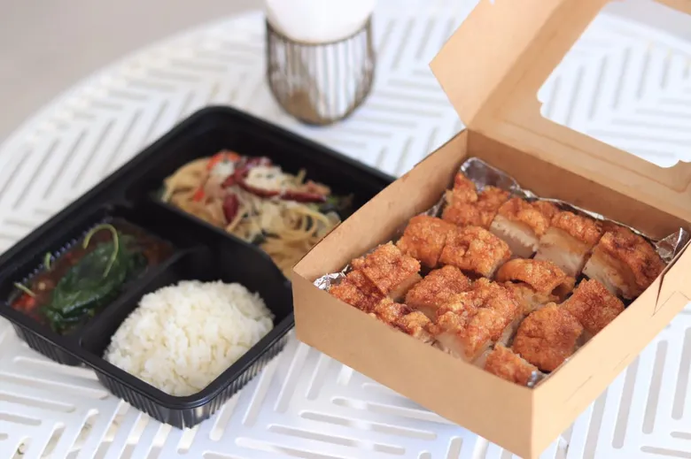 PINK TENDER เพิ่มบริการเสิร์ฟความอร่อยทั้งแบบ นำกลับ-ไดรฟ์ทรู พร้อมส่งฟรีในย่านบางนา-ศรีนครินทร์
