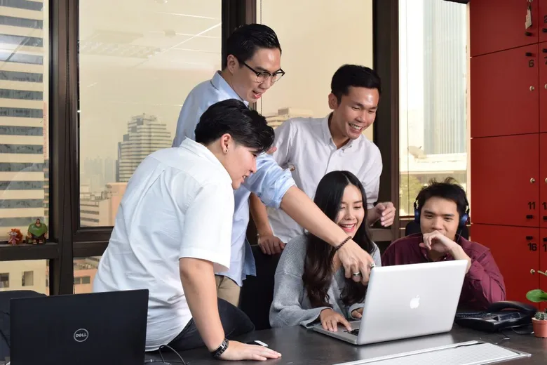 ชวนเช็คลิสต์ 8 ทักษะสำคัญ เตรียมพร้อมสู่การเป็นพีอาร์มือโปร พร้อมแนะนำ PRhythm Podcast แหล่งเรียนรู้แนวใหม่ ลงลึกทุกมิติของงานประชาสัมพันธ์