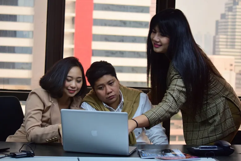 ชวนเช็คลิสต์ 8 ทักษะสำคัญ เตรียมพร้อมสู่การเป็นพีอาร์มือโปร พร้อมแนะนำ PRhythm Podcast แหล่งเรียนรู้แนวใหม่ ลงลึกทุกมิติของงานประชาสัมพันธ์