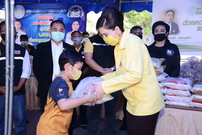 นางสาวมนัญญา ไทยเศรษฐ์ รัฐมนตรีช่วยว่าการ...