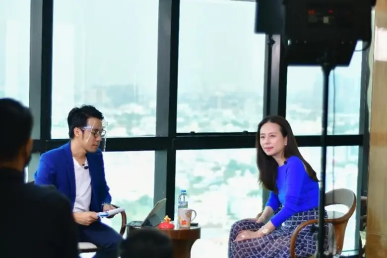 ครั้งแรก! เมืองไทยประกันภัย LIVE! แถลงข่าวเปิดตัวผลิตภัณฑ์ใหม่ “HEALTH TRUST” ที่ห้องทำงานของ CEO มาดามแป้ง-นวลพรรณ ล่ำซำ