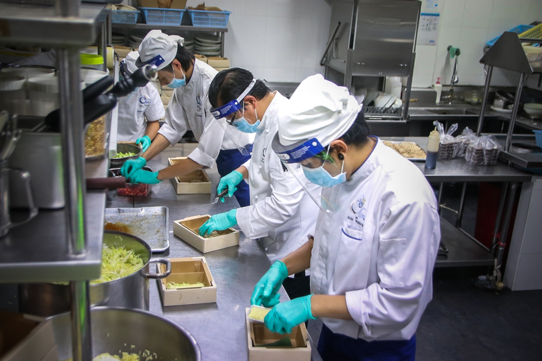 Top chefs in Bangkok and Phuket join forces in helping frontline medical workers fighting against COVID19 through the Chef Cares project