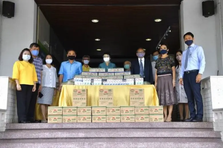 มกอช. มอบผลิตภัณฑ์นม ยู.เอช.ที. ไทย-เดนมาร์ค ในโครงการ “สายใยนมไทย-เดนมาร์ค ส่งกำลังใจสู้ภัย โควิด-19”