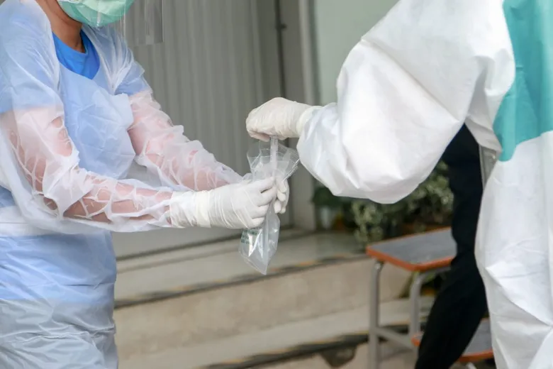 รุกตรวจเชื้อทั่วประเทศ! สจล. เปิดตัวรถตู้โมบายล์ Swab Test คาดตรวจเชื้อโควิด-19 ได้หลักร้อยคนต่อวัน