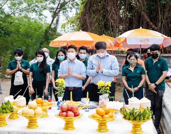 แพทโก้ กรุ๊ป สวนกระแสโควิด-19 ลุยตอกเสาเอ...