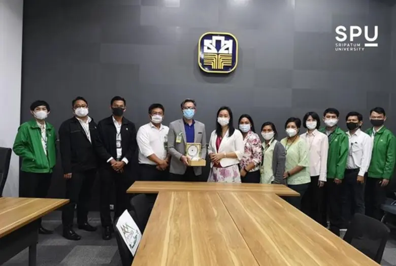 ผศ.ดร.ชลธิศ เอี่ยมวรวุฒิกุล คณบดีคณะวิศวก...