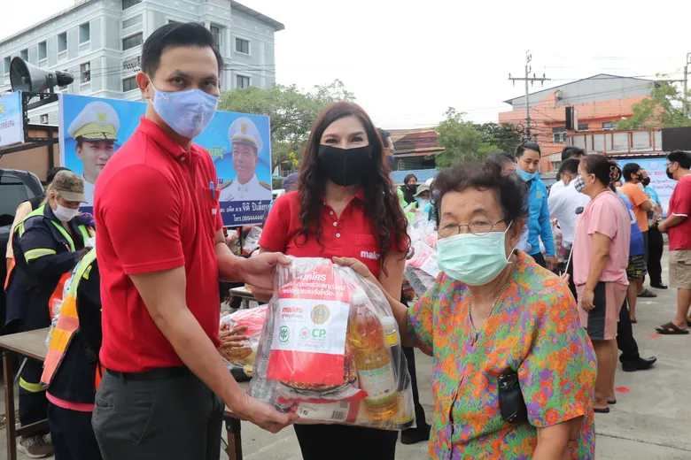 แม็คโคร และ เครือซีพี ร่วมกับ กระทรวงพาณิชย์ มอบถุงยังชีพ 3,000 ถุง ช่วยผู้ประสบภัยโควิด-19