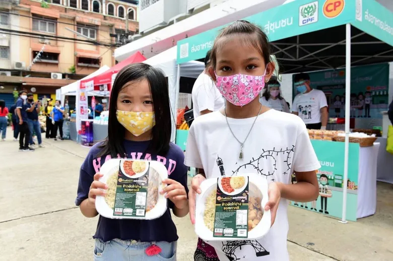 CPF Food Truck จับมือ ก.เกษตรฯ และ 6 พันธมิตร เดินหน้าอาหารมั่นคง มอบอาหารปลอดภัย...ครั้งที่ 21 สู่ชุมชนจรัญฯ ศาลเจ้าปุงเท่ากง เขตบางพลัด