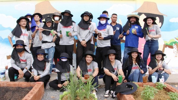 นายเฉลิมพล สมาคม ผู้จัดการทั่วไป สายงานสน...