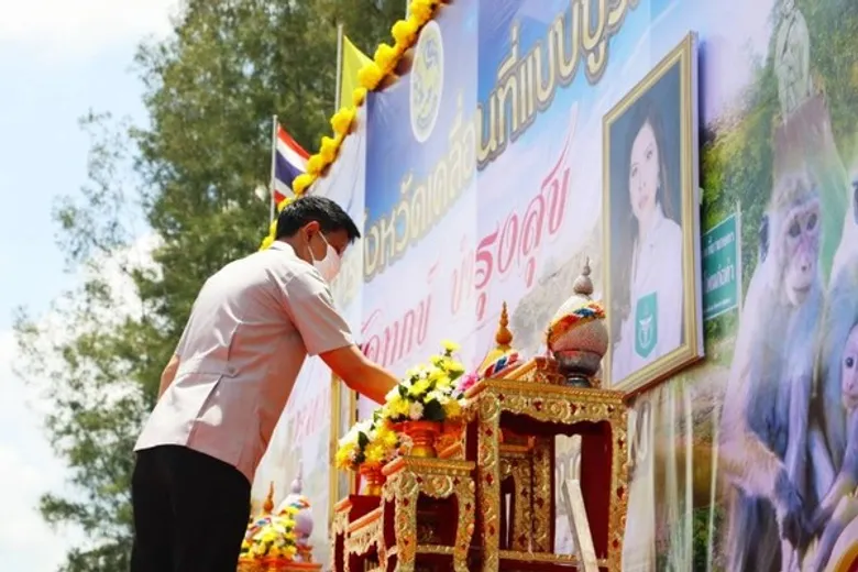 นครพนม ถวายสดุดีเทิดพระเกียรติฯ สมเด็จพระเจ้าน้องนางเธอ เจ้าฟ้าจุฬาภรณวลัยลักษณ์ฯ นำหน่วยแพทย์ พอ.สว.ร่วม จว.เคลื่อนที่ รร.บ้านหาดแพง