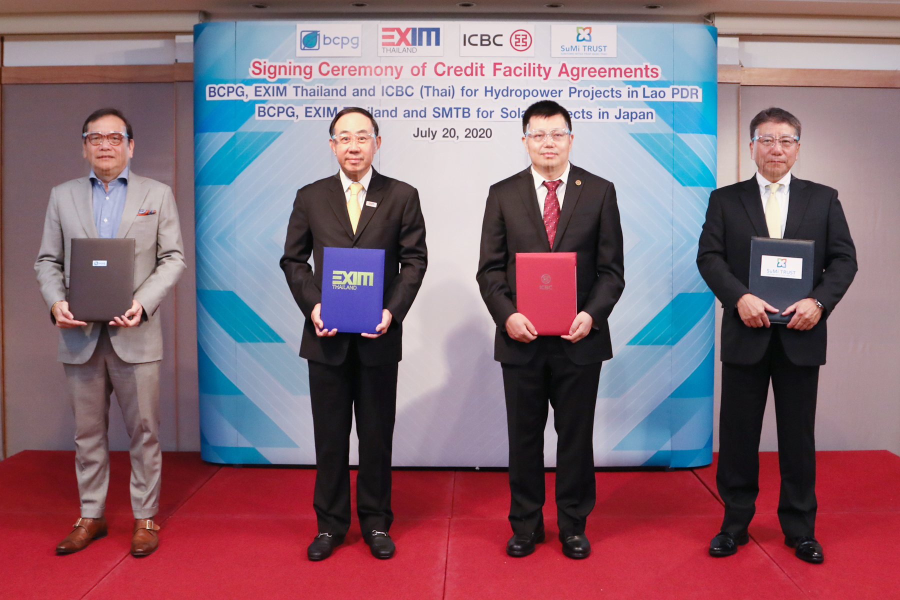 นายพิศิษฐ์ เสรีวิวัฒนา กรรมการผู้จัดการ ธ...