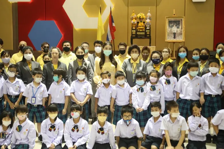 โรงเรียนสาธิตกรุงเทพธนบุรี จัดพิธีถวายพระ...