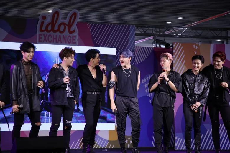 เอ็ม บี เค เซ็นเตอร์ ร่วมกับ idol EXCHANGE จ่อคิวส่งคอนเสิร์ตขนศิลปินแน่นเวทีทุกเดือน บรรยากาศคอนเสิร์ตศิลปินไอดอล ครั้งที่ 1 สุดประทับใจแฟนคลับ