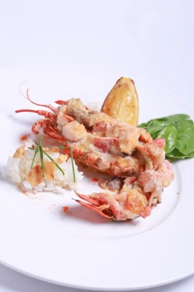 ขอมัดใจนักชิมด้วยเซ็ตเมนูกุ้งล็อบสเตอร์อันโด่งดัง ณ ห้องอาหารเรดสกาย โรงแรมเซ็นทาราแกรนด์ฯ เซ็นทรัลเวิลด์
