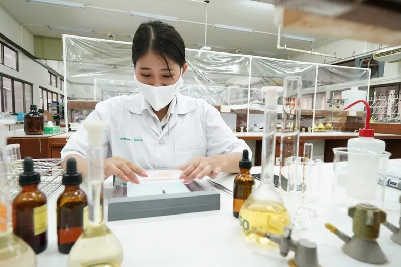 ซัมซุงร่วมสนับสนุนโครงการวิจัยคณะเภสัชฯ ศิลปากร ส่งเสริมกระบวนการวิเคราะห์ยาผ่านสมาร์ทโฟน