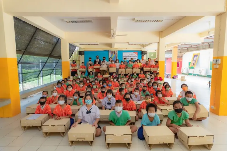 เอสซีจี แพคเกจจิ้ง ร่วมกับ มูลนิธิศุภนิมิตแห่งประเทศไทย สร้างสรรค์ “โต๊ะกระดาษ 3 in 1” ส่งมอบโอกาส สานต่อความยั่งยืน ให้เยาวชนไทย