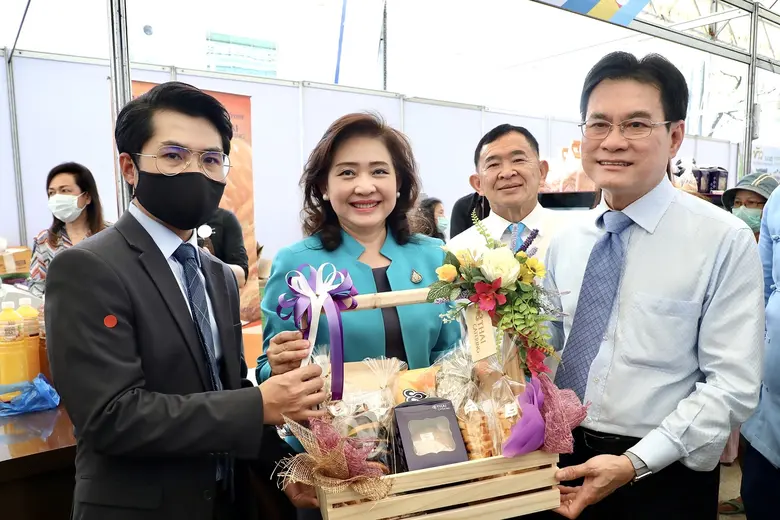 บริษัท การบินไทย จำกัด (มหาชน) ร่วมกับองค...
