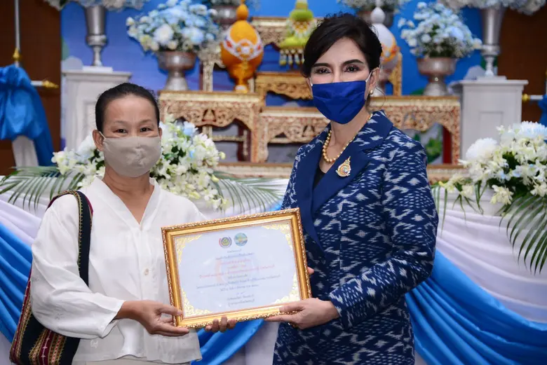 นางสาวมนัญญา ไทยเศรษฐ์ รัฐมนตรีช่วยว่าการ...