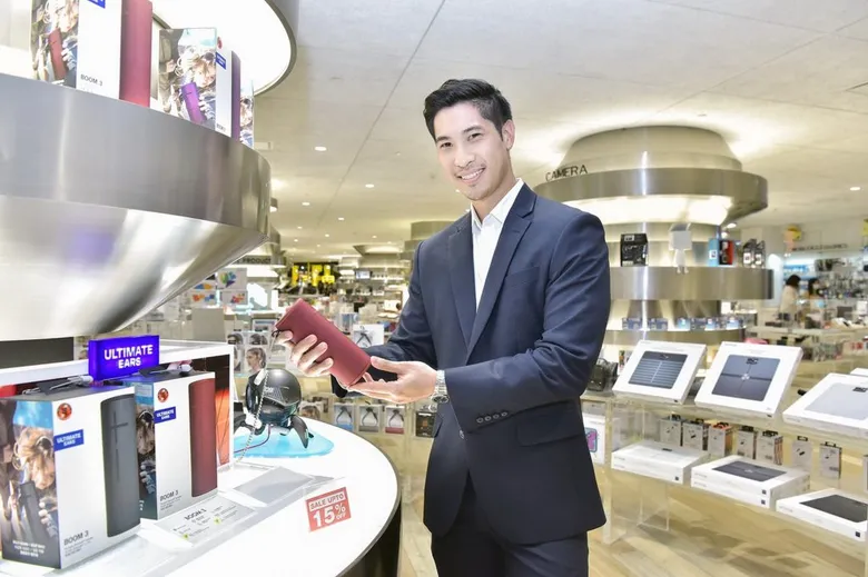 หนุ่มสาวแชร์ไอเดีย ฉลาดเลือก! ฉลาดช้อป! ในแคมเปญ “Siam Center & Siam Discovery Super Holiday Deal”