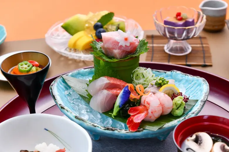 ห้องอาหาร ยามาซาโตะแนะนำอาหารชุดพิเศษช่วงฤดูใบไม้ร่วงในประเทศญี่ปุ่น