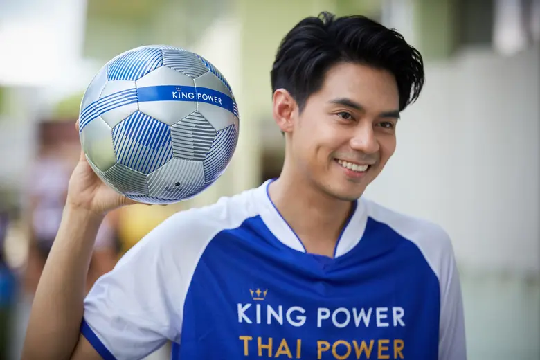 เสียงกรี๊ดดังกระหึ่ม!! เมื่อหนุ่มหล่อสายเ...
