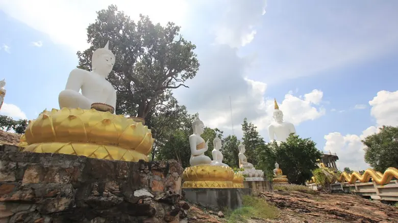“กรมหลวงประจักษ์ฯสร้างเมือง ลือเลื่องแหล่งธรรมะ อารยธรรมห้าพันปี ธานีผ้าหมี่ขิด ธรรมชาติเนรมิตทะเลบัวแดง แรงศรัทธาศรีสุทโธ ปทุมมาคำชะโนด”