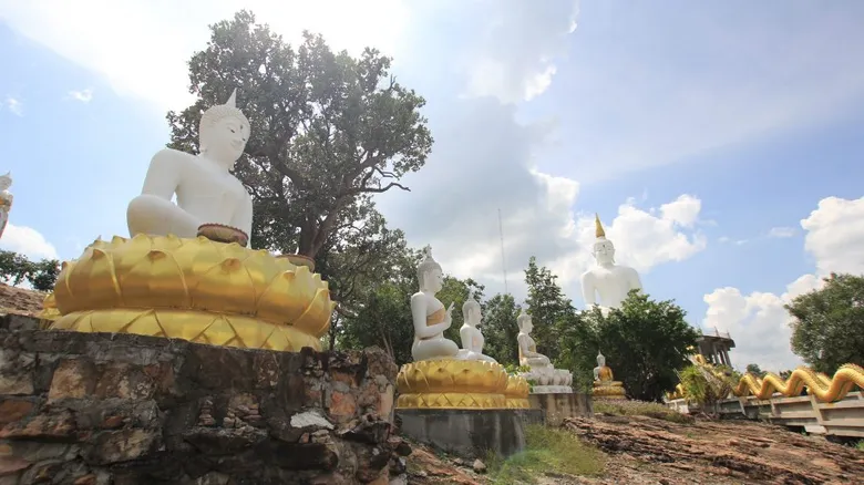 “กรมหลวงประจักษ์ฯสร้างเมือง ลือเลื่องแหล่งธรรมะ อารยธรรมห้าพันปี ธานีผ้าหมี่ขิด ธรรมชาติเนรมิตทะเลบัวแดง แรงศรัทธาศรีสุทโธ ปทุมมาคำชะโนด”
