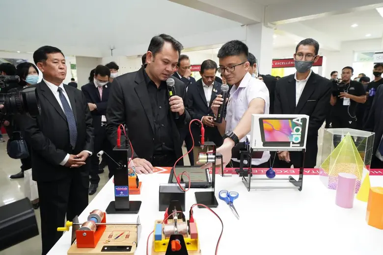 ศธ. เดินหน้าเปิดศูนย์ “HCEC” พัฒนาศักยภาพรายบุคคลต้นแบบ เพิ่มศักยภาพแรงงานสู่ความเป็นเลิศทัดเทียมสากล