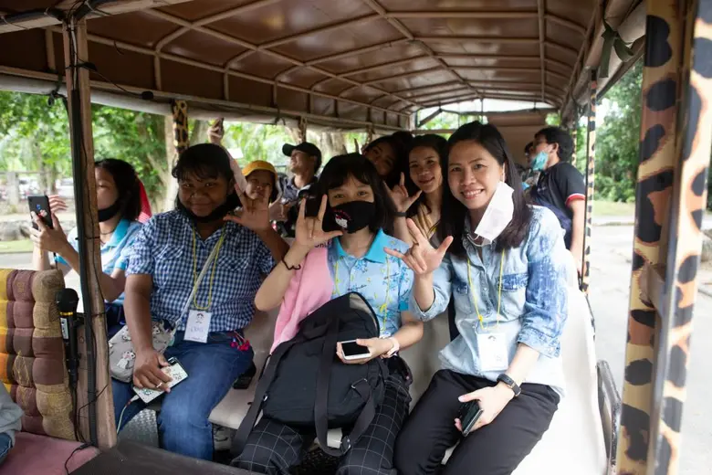 ททท. ภาคกลาง ร่วมกับ เว็บไซต์สนุกดอทคอม จัดกิจกรรมโครงการ น้องสนุกพี่สุขใจ  พาเด็กด้อยโอกาส เด็กพิการ ออกเดินทางเปิดประสบการณ์แสนสนุก