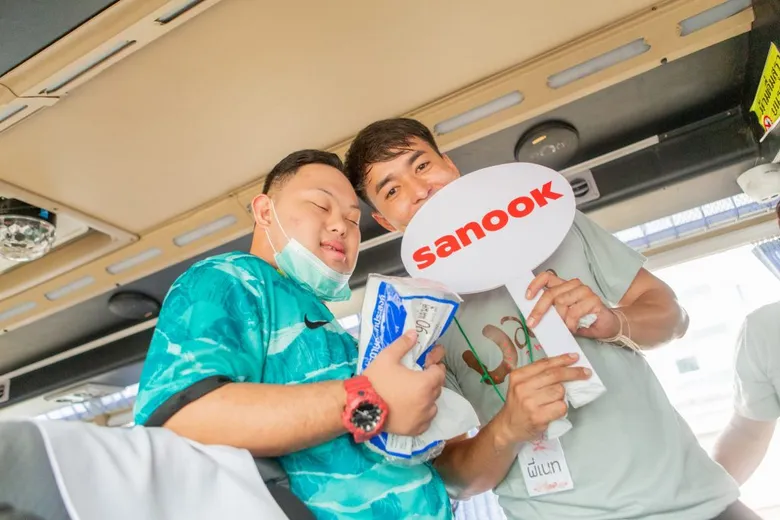 ททท. ภาคกลาง ร่วมกับ เว็บไซต์สนุกดอทคอม จัดกิจกรรมโครงการ น้องสนุกพี่สุขใจ พาเด็กด้อยโอกาส เด็กพิการ ออกเดินทางเปิดประสบการณ์แสนสนุก