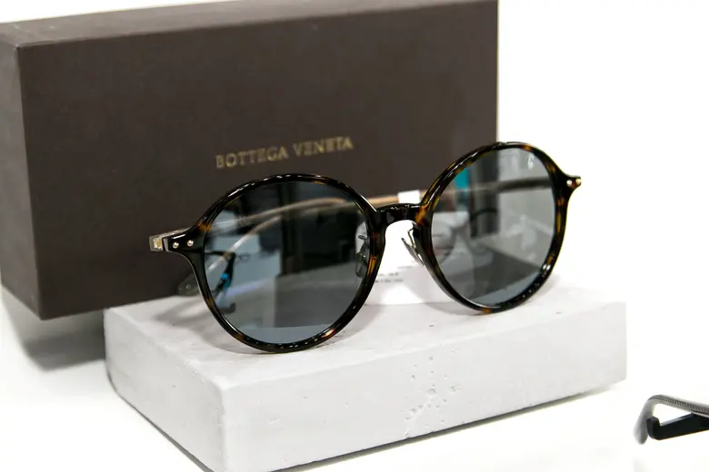แว่นท็อปเจริญ ตัวแทนจำหน่ายแว่น Bottega V...
