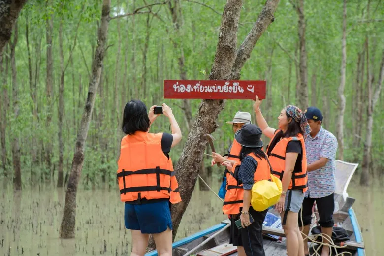 ททท.และกรมส่งเสริมวัฒนธรรม จัด FAM Trip ที่ชุมชนลีเล็ด จ.สุราษฎร์ธานี สัมผัสเสน่ห์วิถีชุมชน โปรโมตเส้นทางท่องเที่ยว “ชนบทที่รัก”