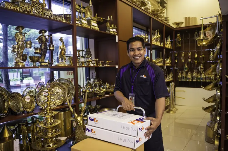 เฟดเอ็กซ์ เอ็กซ์เพรส (FedEx Express) บริษ...