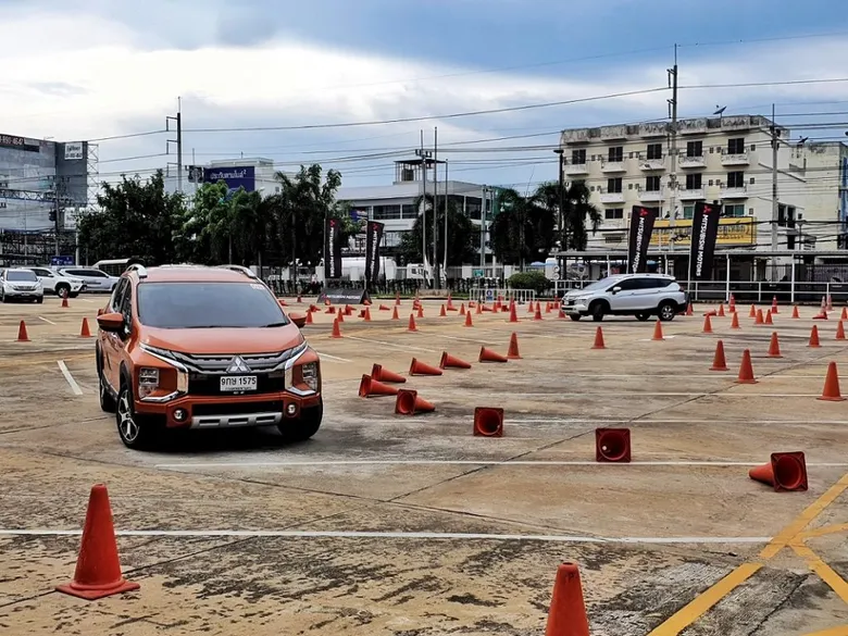 มิตซูบิชิ มอเตอร์ส ประเทศไทย จัดกิจกรรมทดสอบรถยนต์แบบเอ็กซ์คลูซีฟ พร้อมให้ลูกค้าเยี่ยมชมสถาบันการศึกษาและฝึกอบรม สร้างความเชื่อมั่นด้านคุณภาพบริการ
