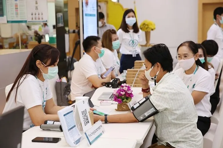 รพ.พระรามเก้า เผยโฉมเทคโนโลยีอนาคต "S-Patch Cardio" เครื่องมือติดตามคลื่นไฟฟ้าหัวใจแบบ Real-time ในวันหัวใจโลก ยกระดับสู่ Digital Hospital เต็มรูปแบบ