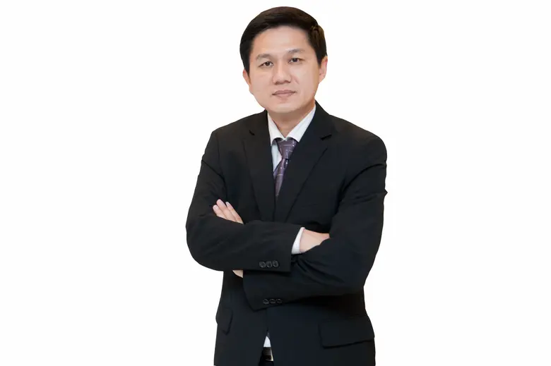 นายพงศ์พจน์ เลิศรุ้งพร ประธานเจ้าหน้าที่บ...