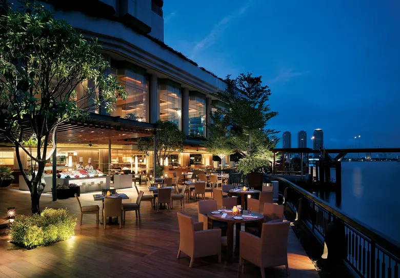 ร่วมเฉลิมฉลองเทศกาลลอยกระทงที่โรงแรมแชงกร...